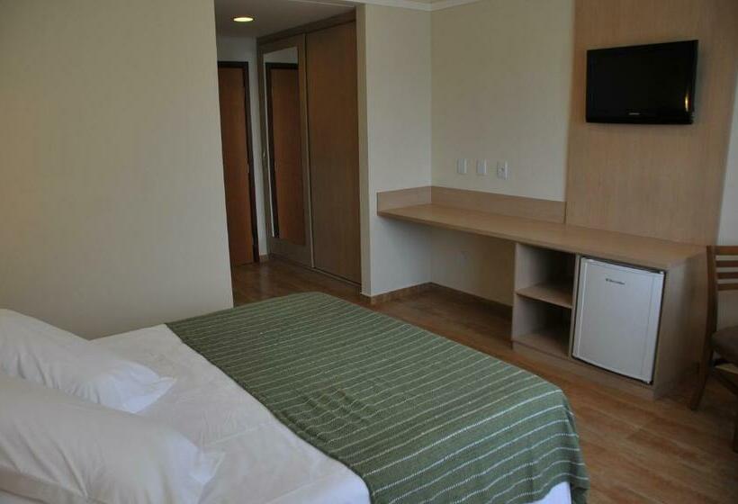 デラックスルーム, Giordano Mantiqueira