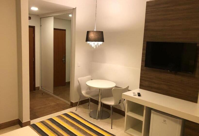 キングサイズベッドのスタンダードルーム, Giordano Mantiqueira