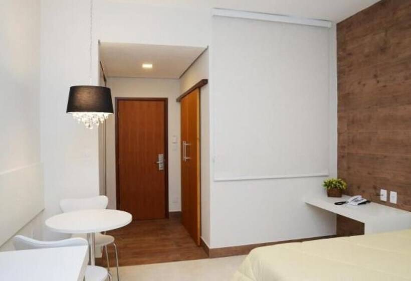 プレミアムルーム, Giordano Mantiqueira