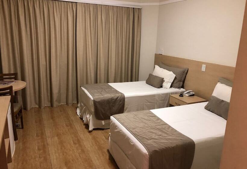 デラックスルーム, Giordano Mantiqueira