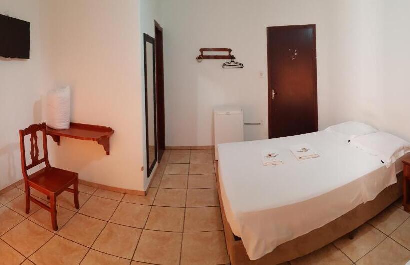 Номер Стандарт Трехместный, Jeremias