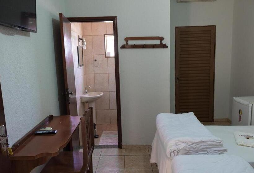 Номер Стандарт Трехместный, Jeremias