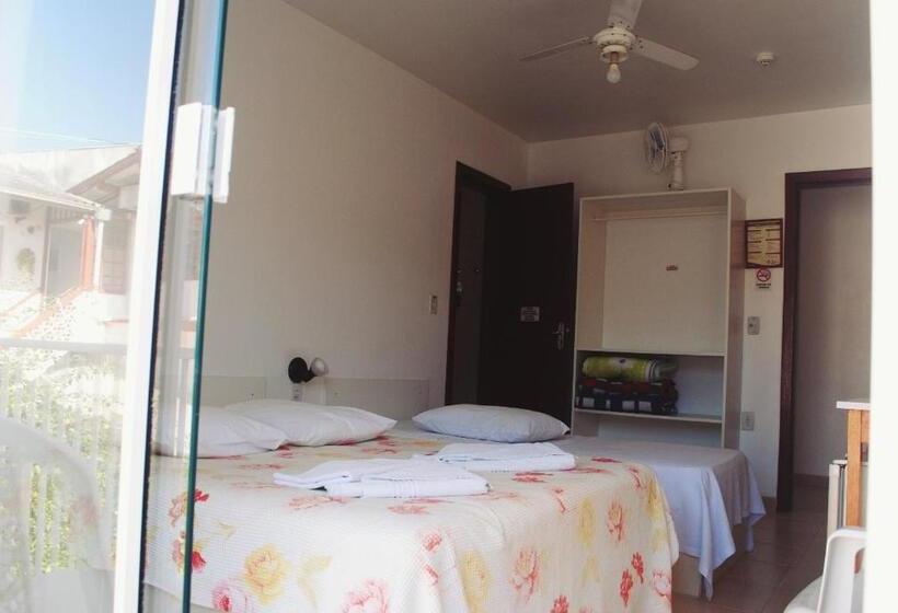 スタンダードトリプルルーム, Lobo