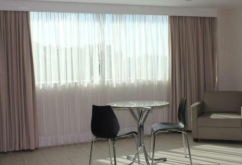 اتاق سوپریور, Resende Inn