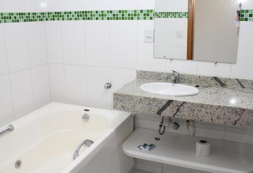 اتاق اجرایی, Resende Inn