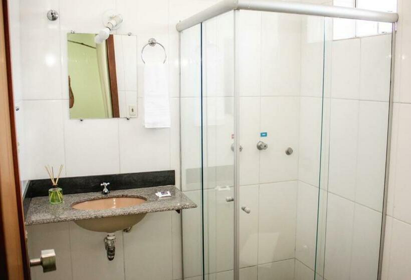 四人豪华间, Riviera Palace