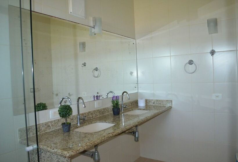 Quarto Estandar, Toya