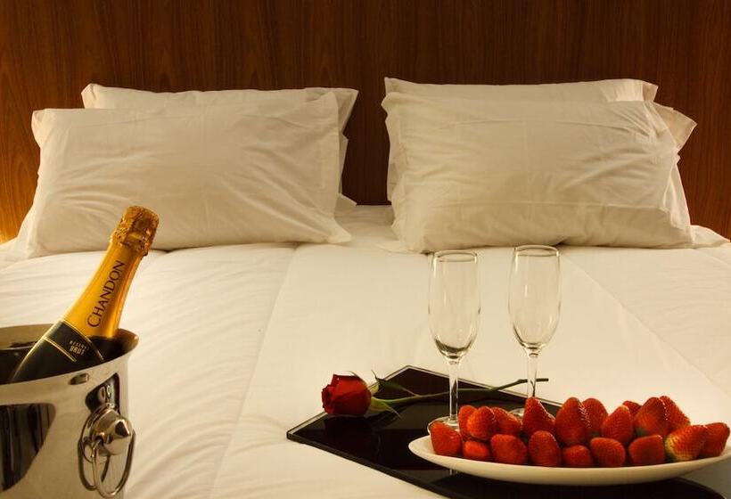 غرفة قياسية, Ville De Montagne