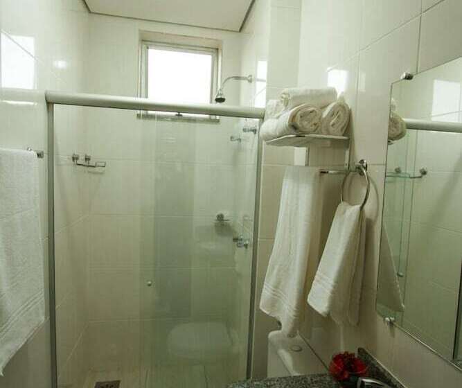 غرفة قياسية ثلاثية, Ville De Montagne