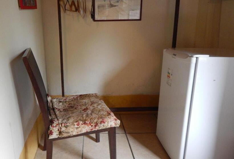 سوییت با چشم‌انداز باغ, Pouso Das Glicínias   B&b