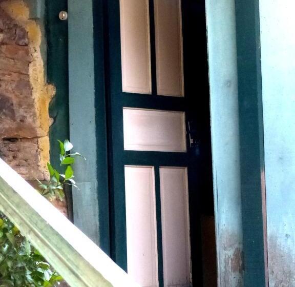 سوییت با چشم‌انداز باغ, Pouso Das Glicínias   B&b