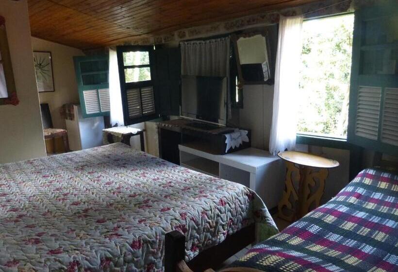 سوییت با چشم‌انداز باغ, Pouso Das Glicínias   B&b