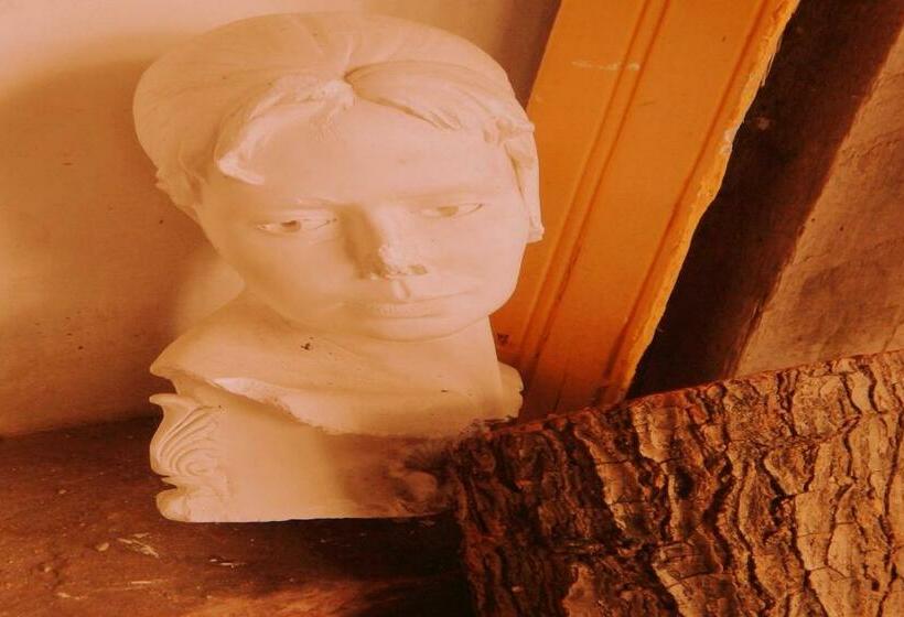 اتاق اکونومی, Pouso Das Glicínias   B&b