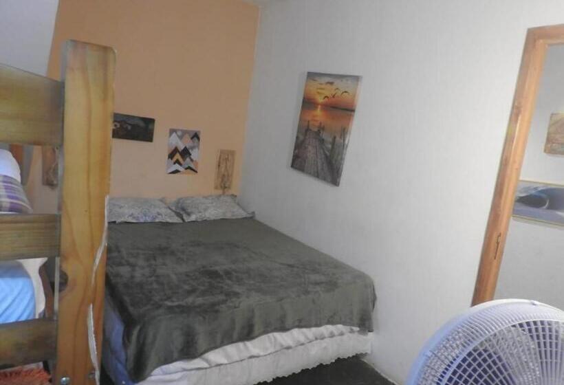 اتاق استاندارد با سرویس بهداشتی مشترک, Rio Surf House Hostel E Pousada