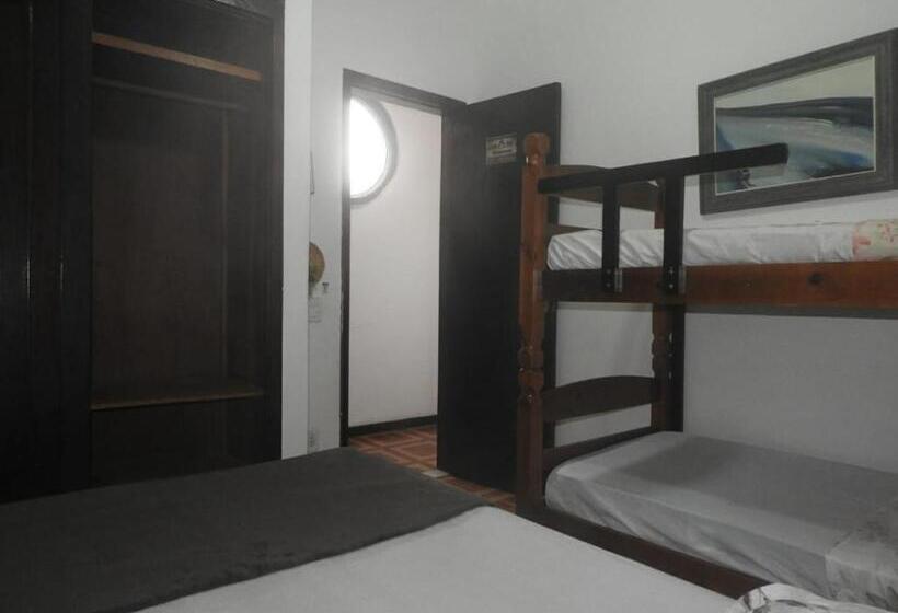 اتاق استاندارد با سرویس بهداشتی مشترک, Rio Surf House Hostel E Pousada