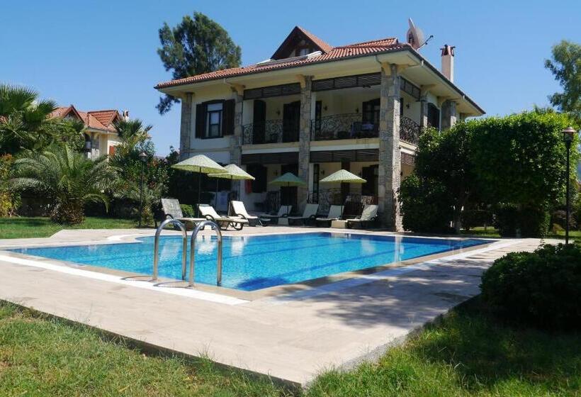 4 Bedroom Villa, Asur Hotel & Aparts & Villas