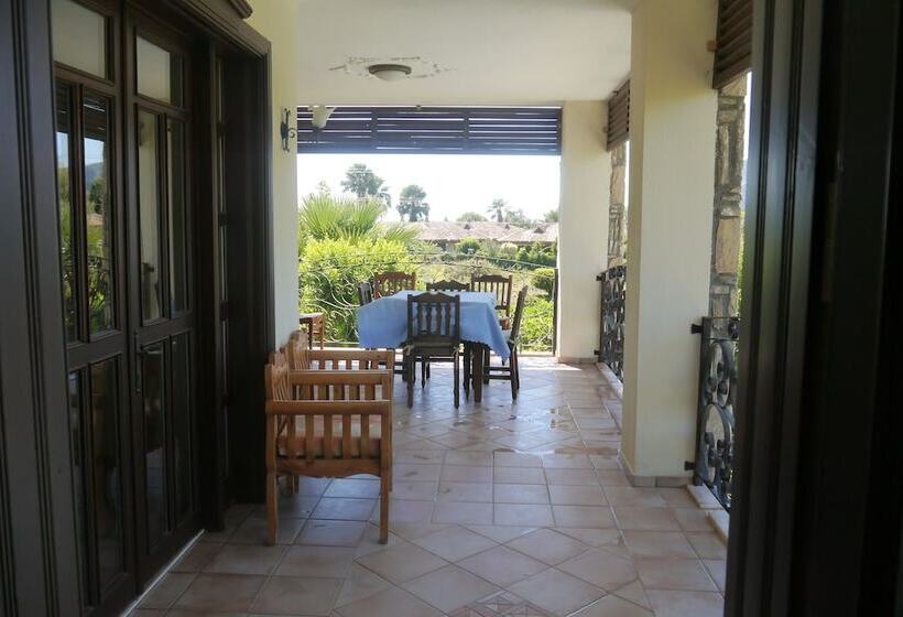 4 Bedroom Villa, Asur Hotel & Aparts & Villas