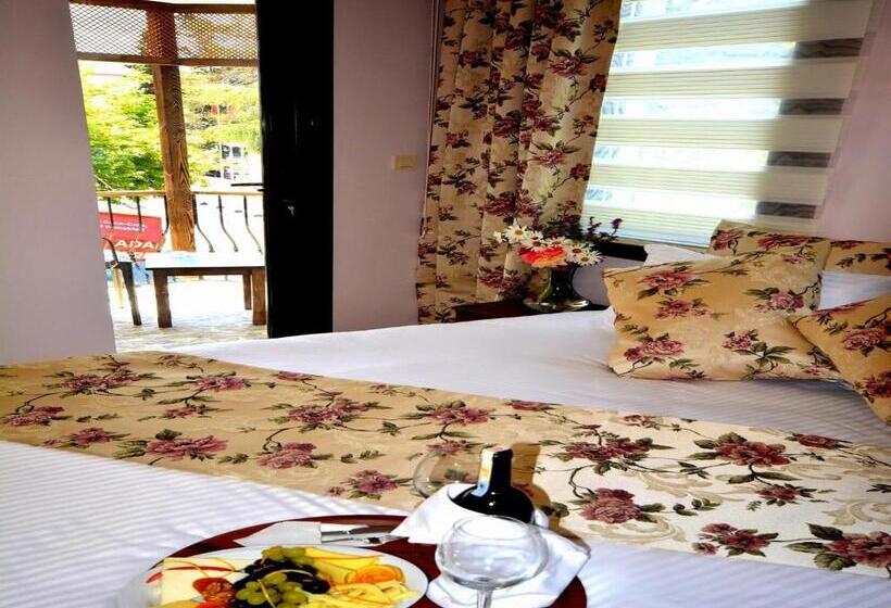 Quarto Deluxe, Beyaz Konak Otel