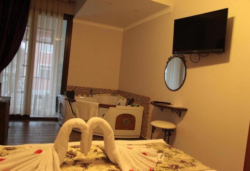 Quarto Deluxe, Beyaz Konak Otel