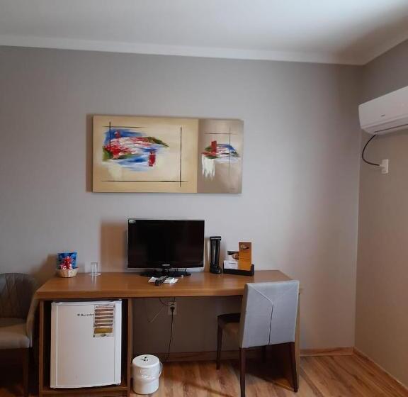 غرفة قياسية, Class Hotel Alfenas