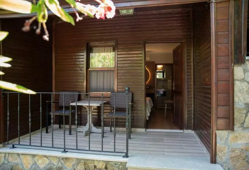 اتاق استاندارد سه نفره, Fener Motel