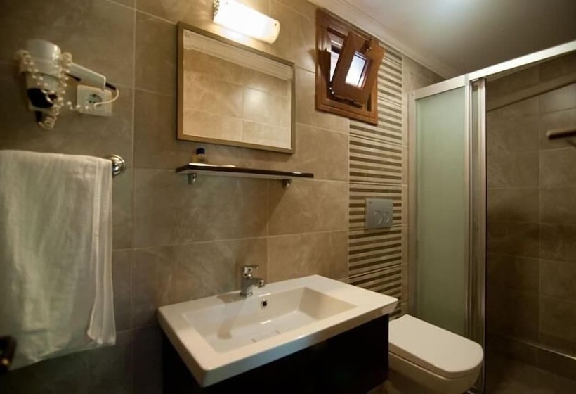 اتاق استاندارد سه نفره, Fener Motel