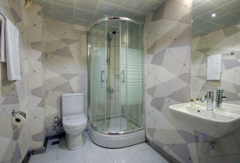 اتاق استاندارد سه نفره, Abro Sezenler