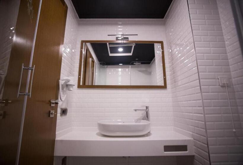 标准单人间, Aripsas