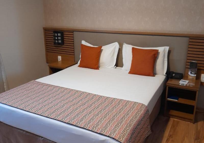 غرفة قياسية, Class Hotel Alfenas