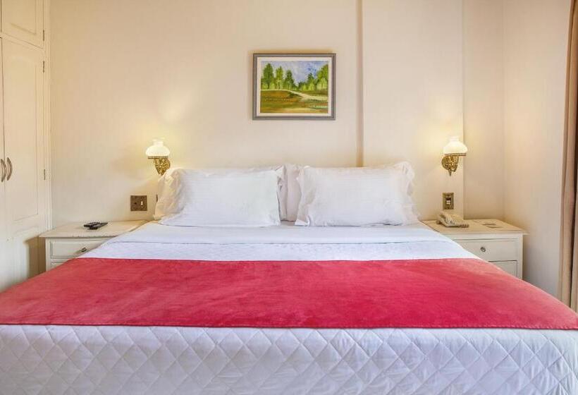 Standaard Driepersoonskamer, Estoril