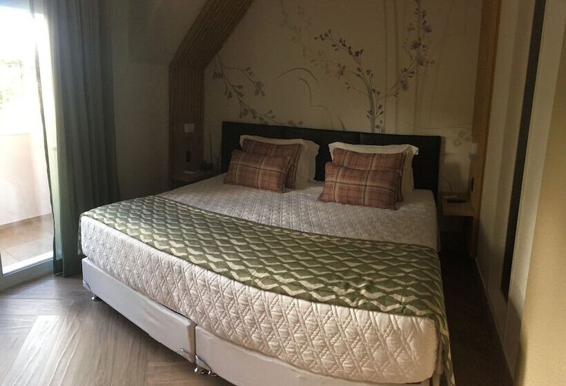 Premium Driepersoonskamer, Estoril