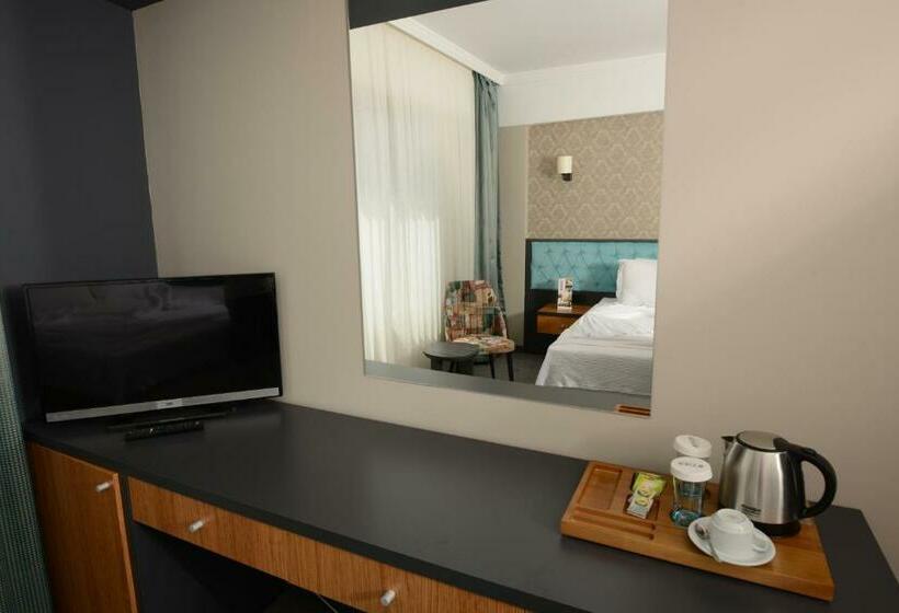 标准间带双人床, Fier Life Center