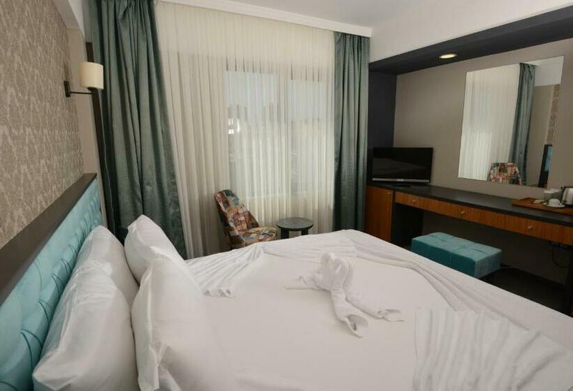 标准间带双人床, Fier Life Center