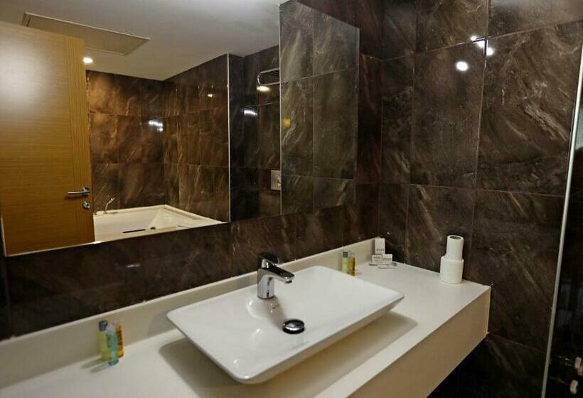 标准间带双人床, Fier Life Center