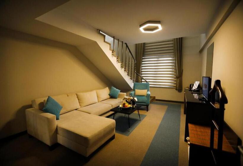 标准间带双人床, Fier Life Center