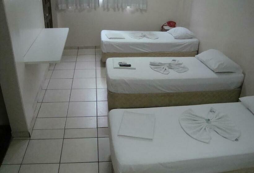 スタンダードトリプルルーム, Goias