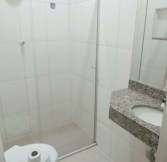 スタンダードトリプルルーム, Goias