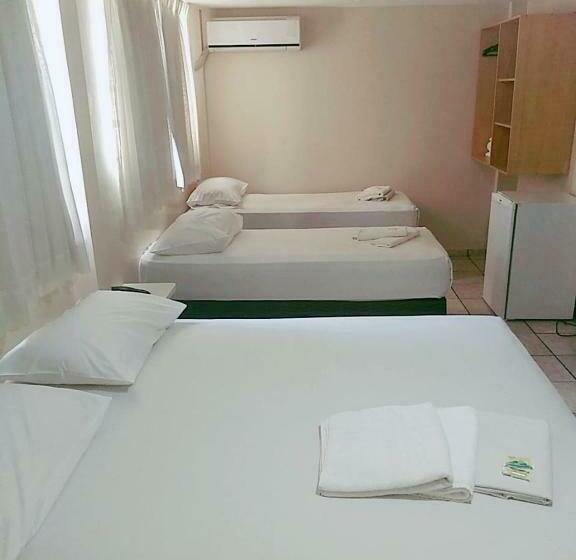 スタンダードトリプルルーム, Goias