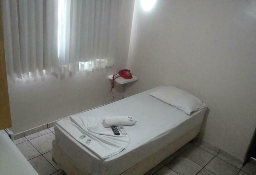 スタンダードトリプルルーム, Goias