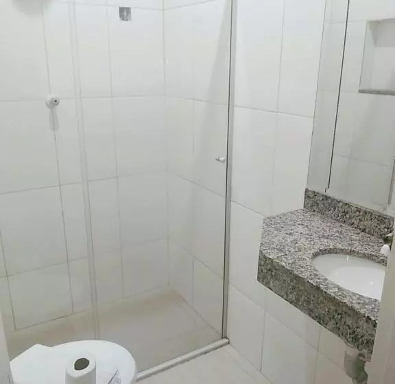 スタンダード4人部屋, Goias