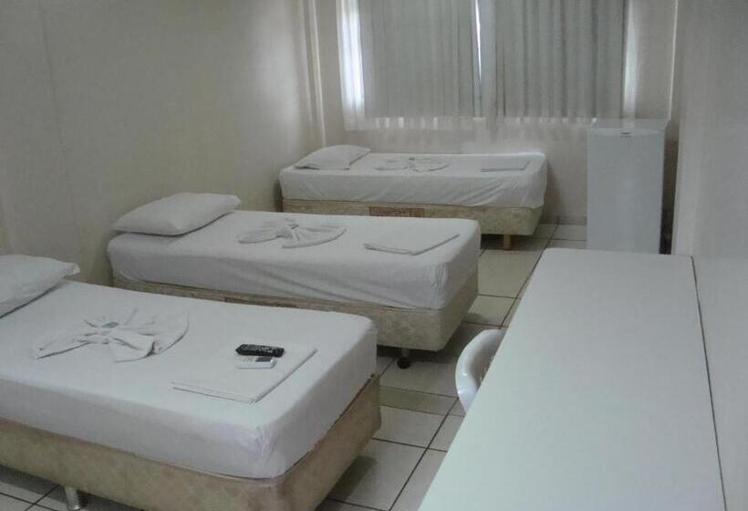 スタンダード4人部屋, Goias