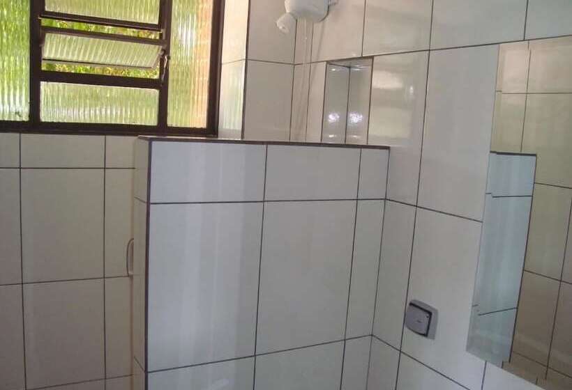 スタンダード4人部屋, Goias