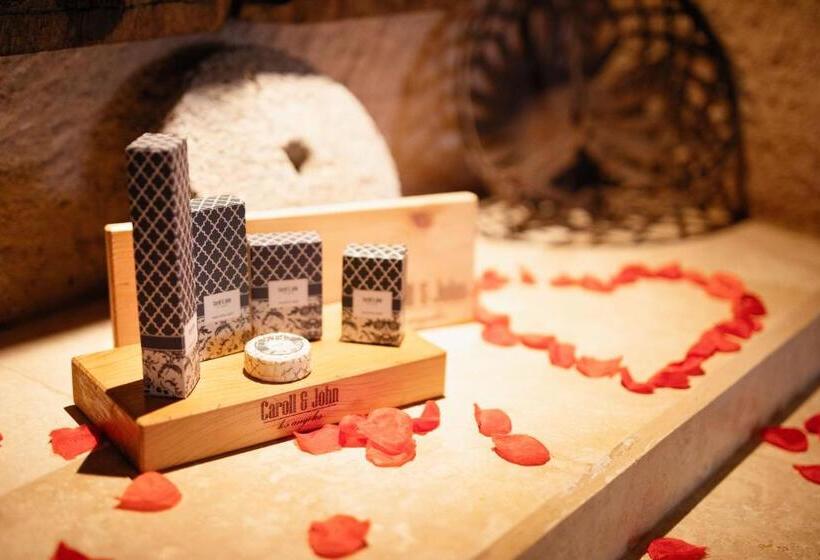 디럭스 주니어 스위트, Kistar Cave