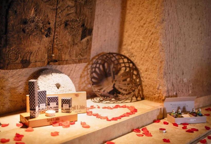 디럭스 주니어 스위트, Kistar Cave