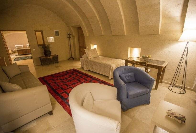 수피리어 스위트, Kistar Cave