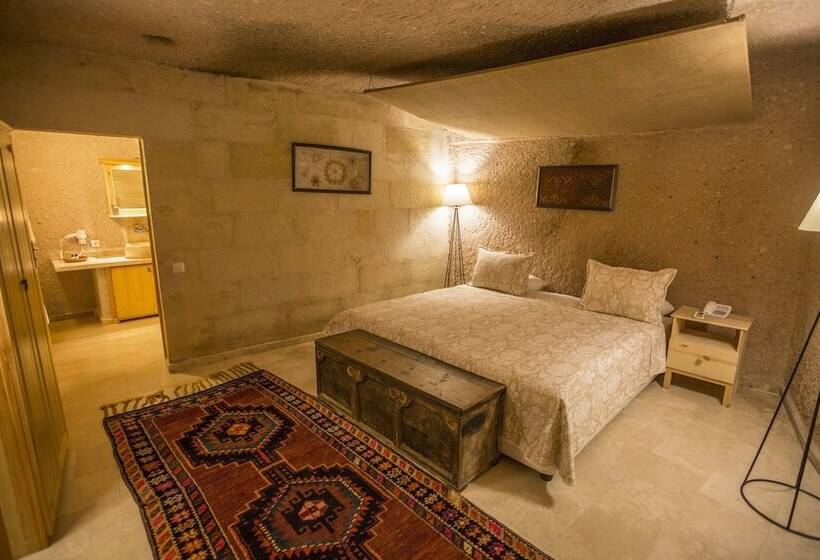 수피리어 스위트, Kistar Cave