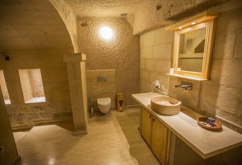 패밀리 스위트, Kistar Cave