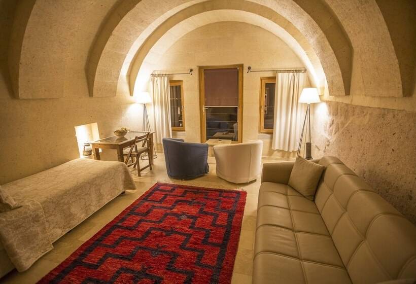 수피리어 스위트, Kistar Cave