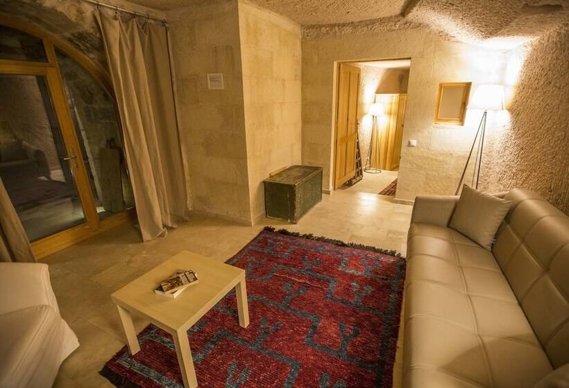 수피리어 스위트, Kistar Cave