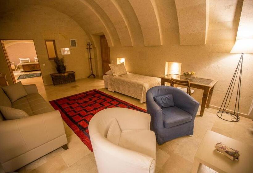 수피리어 스위트, Kistar Cave